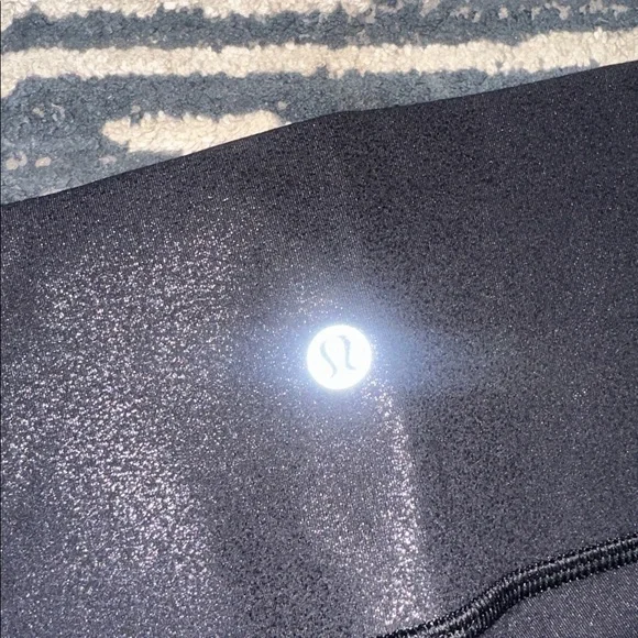 Lululemon Align high-rise leggings in a radiant black foil print size 6 - Picture 2 of 5